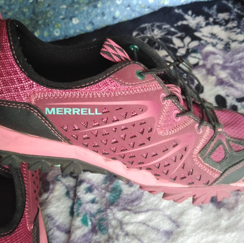 Merrell tennis shoes size 8